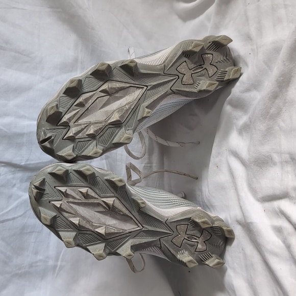 Under Armour kids football cleats - Picture 3 of 3